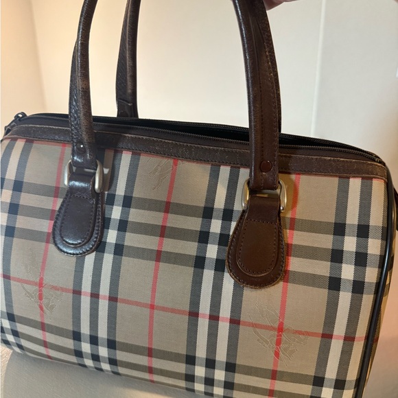 vintage Burberry Boston bag featuring the iconic Haymarket bag - Picture 8 of 16